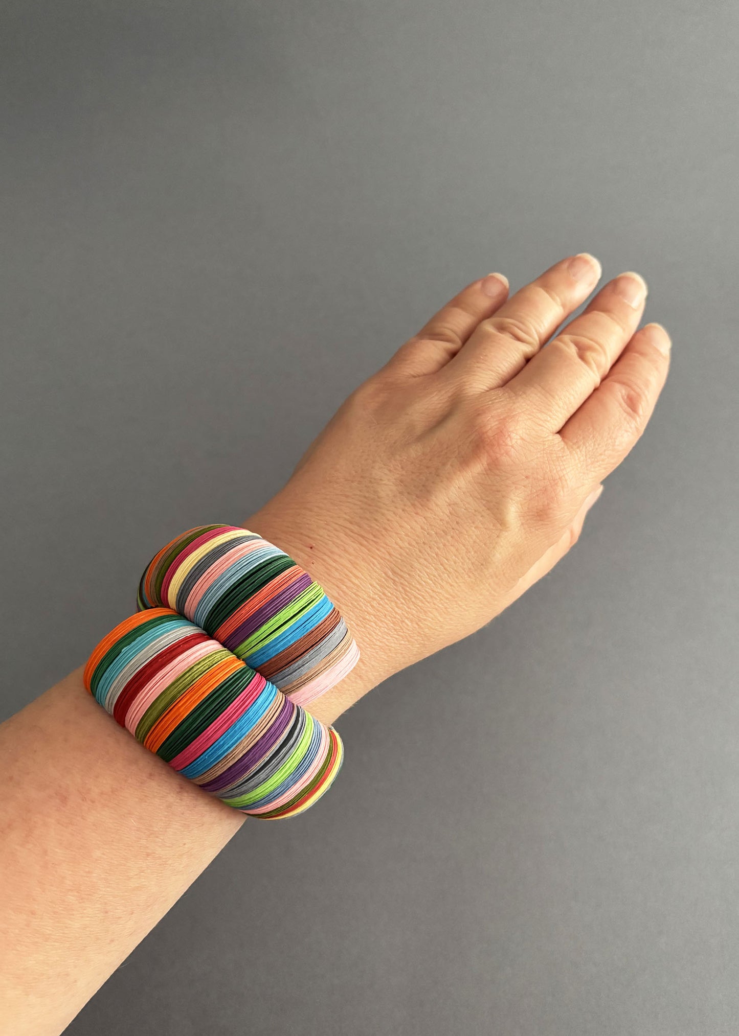 Bracciale di carta a righe multicolore - Verde Alfieri