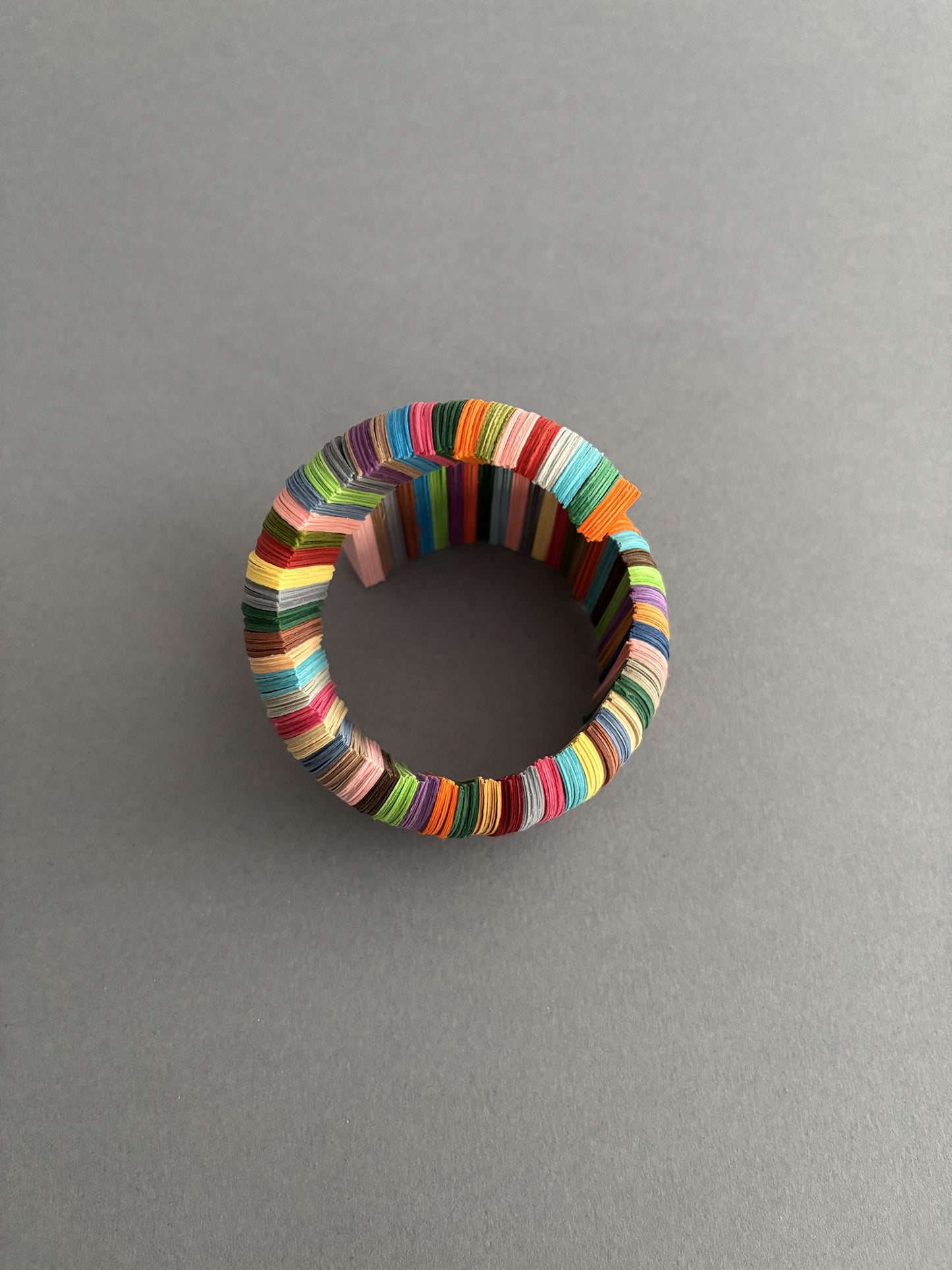 Bracciale di carta a righe multicolore - Verde Alfieri