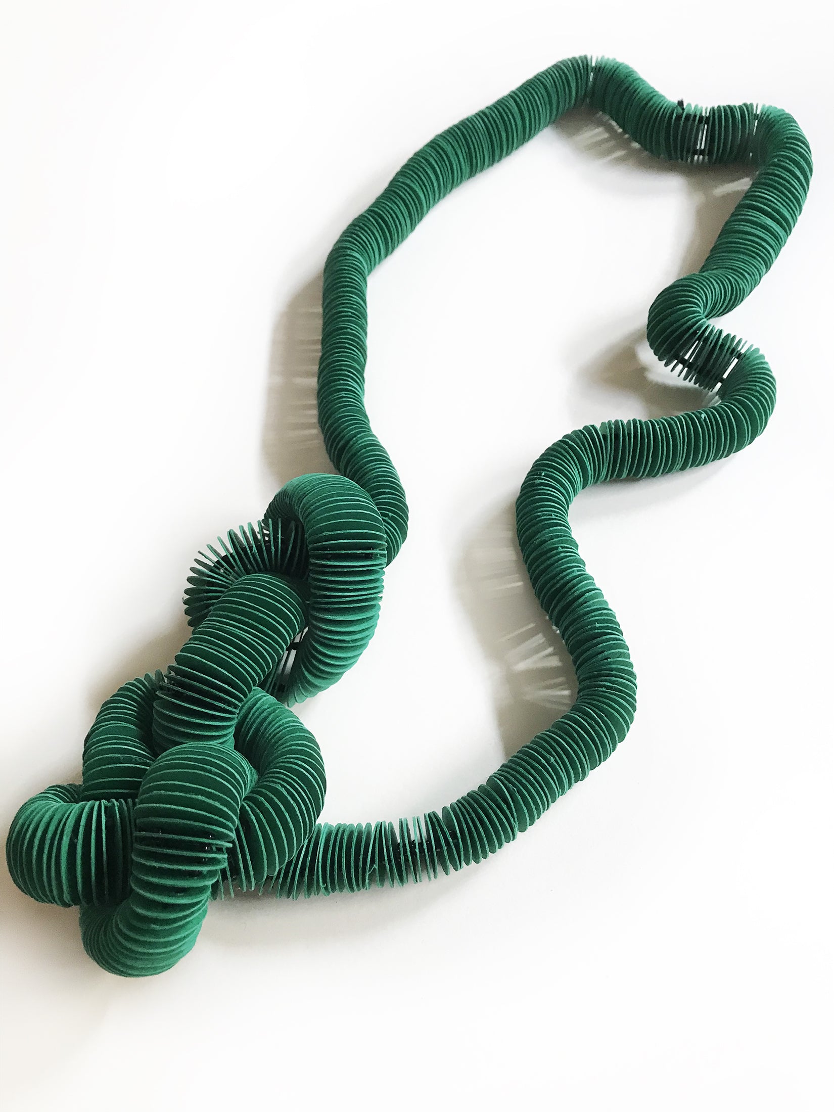 Tre nodi, collana lunga in carta verde con nodi - Verde Alfieri