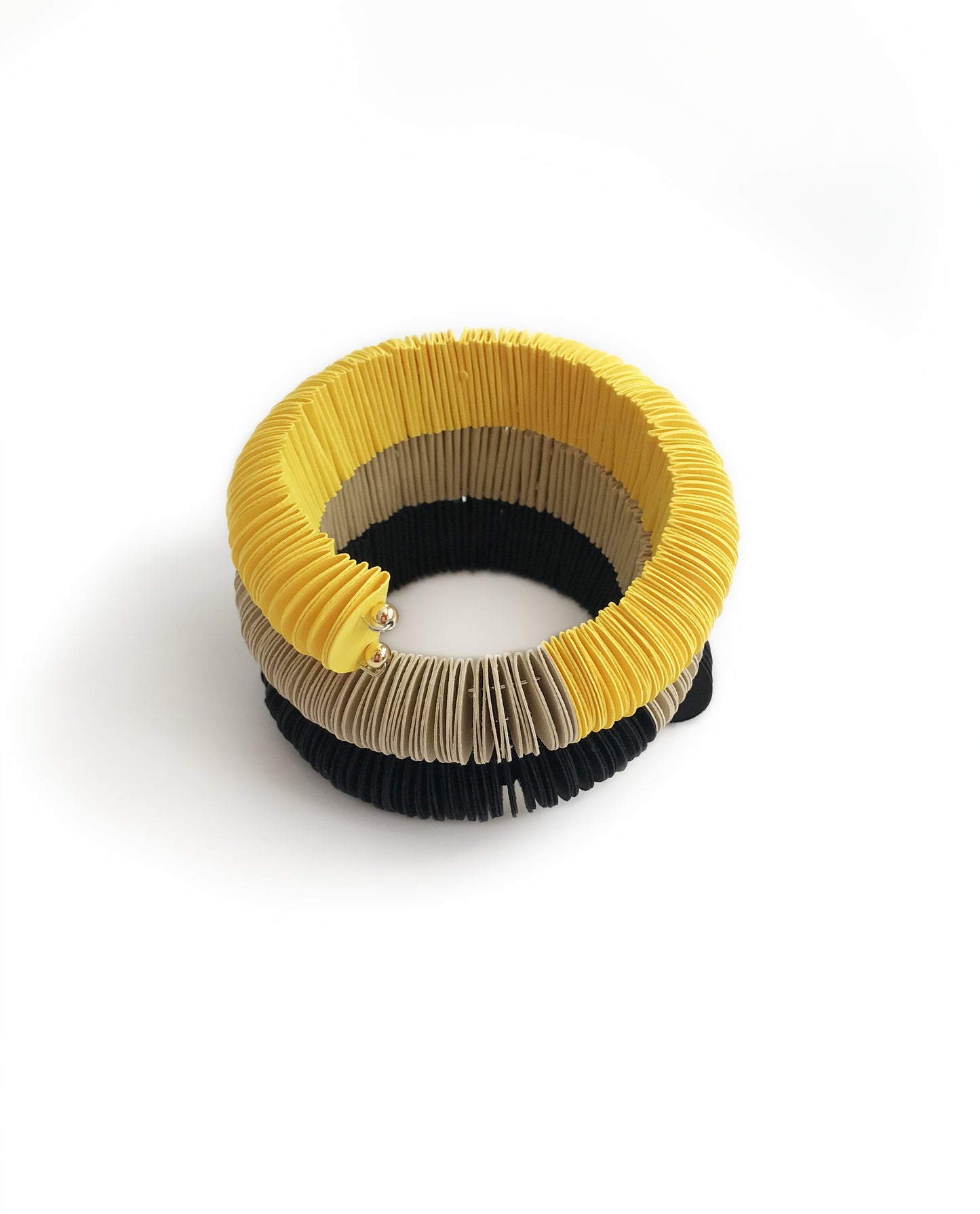 Bracciale a serpente di carta colorata