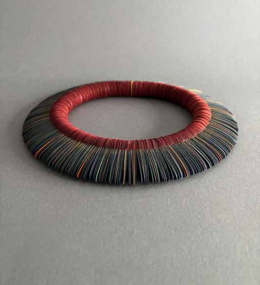 Fiore d'Inverno, collana girocollo multicolore in carta