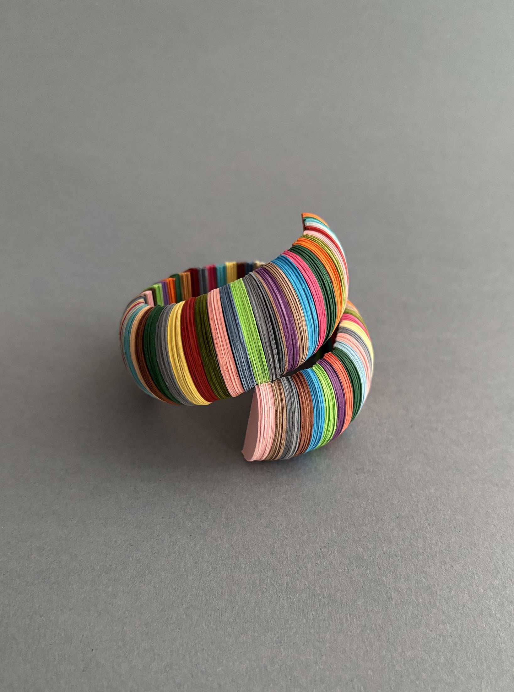 Bracciale di carta a righe multicolore - Verde Alfieri