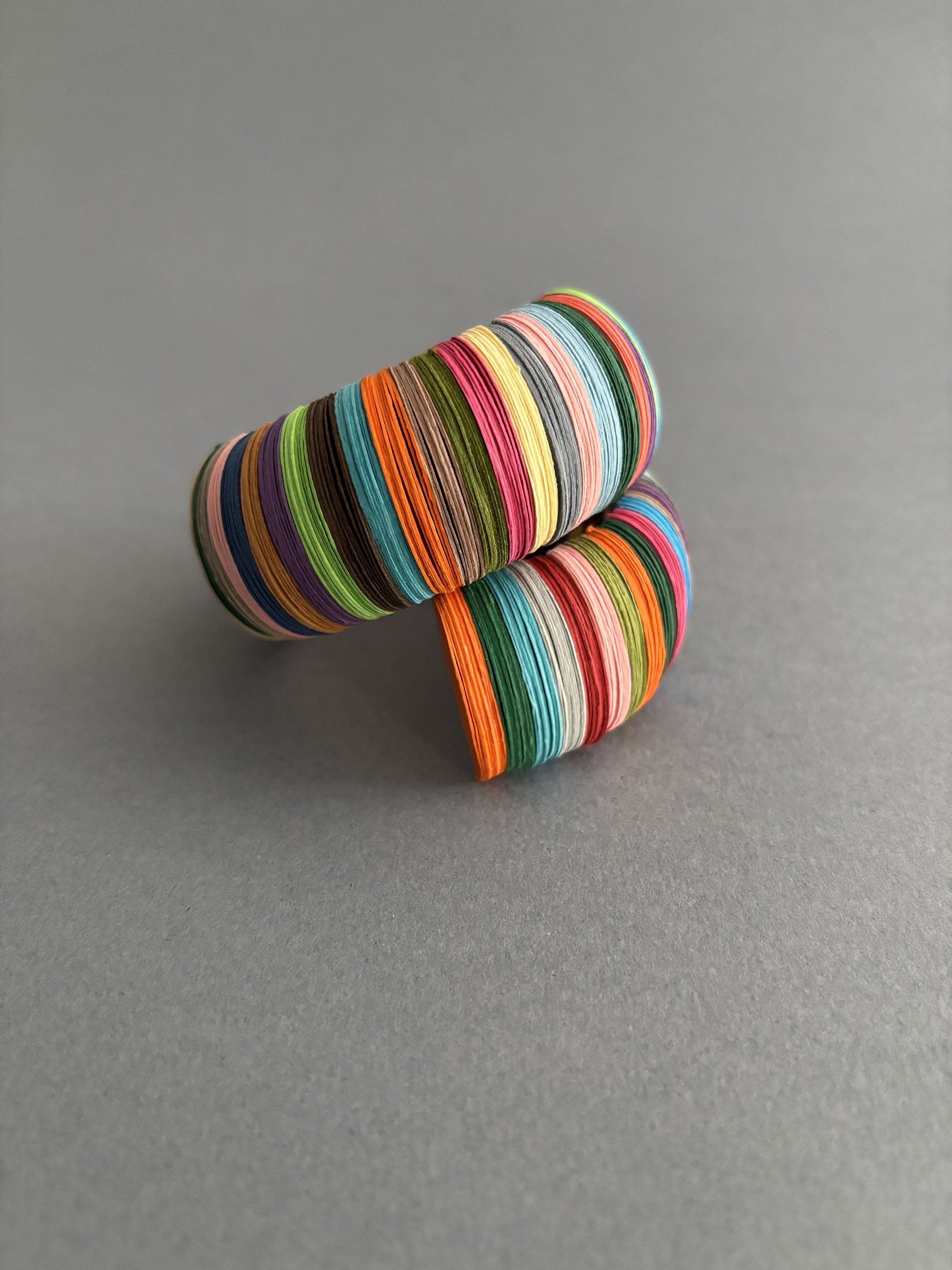 Bracciale di carta a righe multicolore - Verde Alfieri