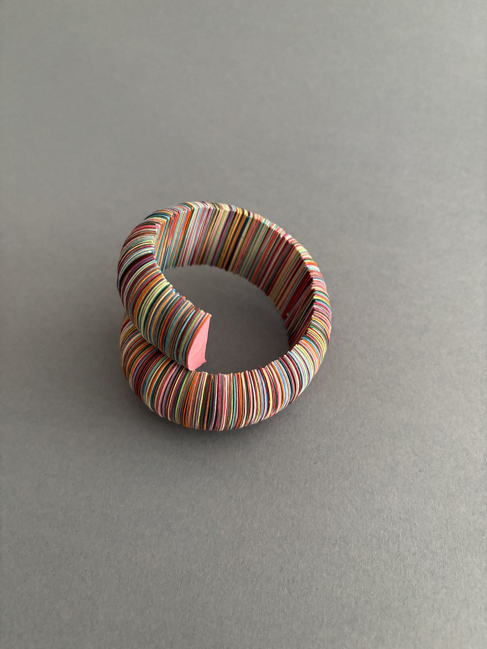 Bracciale di carta melange di colori - Verde Alfieri